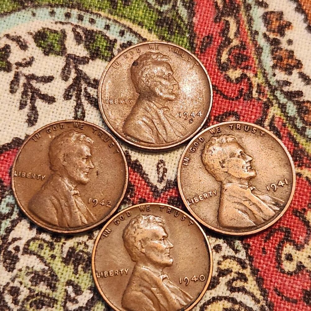 Palace Gold and Brown Collectibles